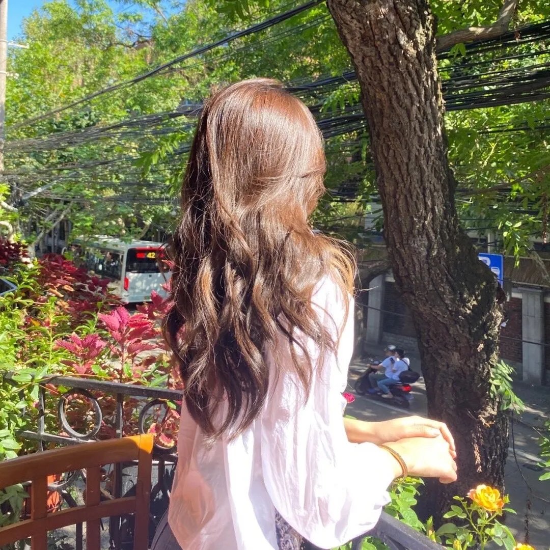 掏空家产，千金小姐去海岛寻夫